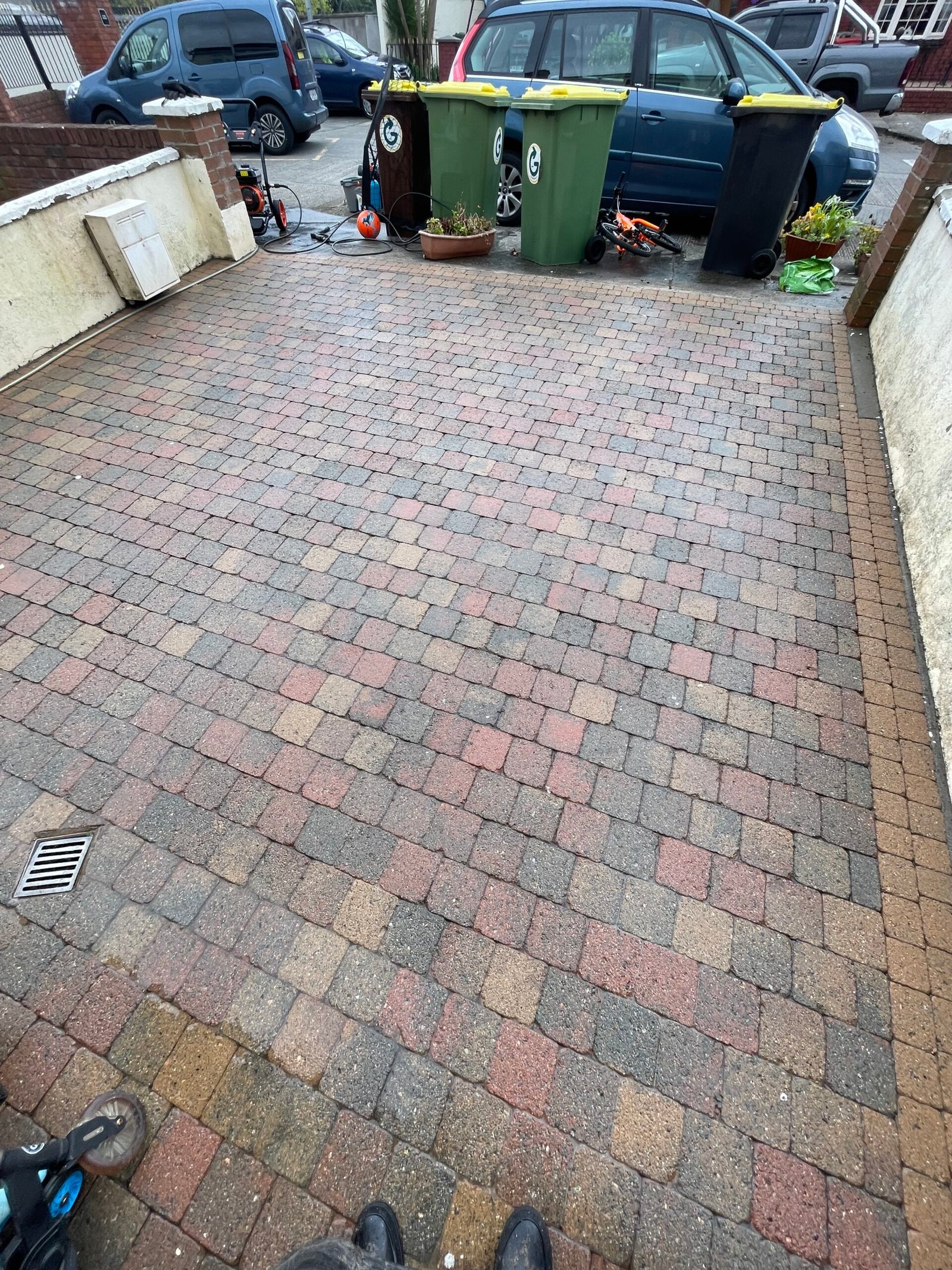 Clean paving after XPress Wash exterior cleaning